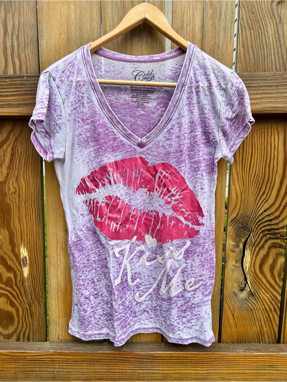 Cold crush tee shirt Kiss Me Sz. Small